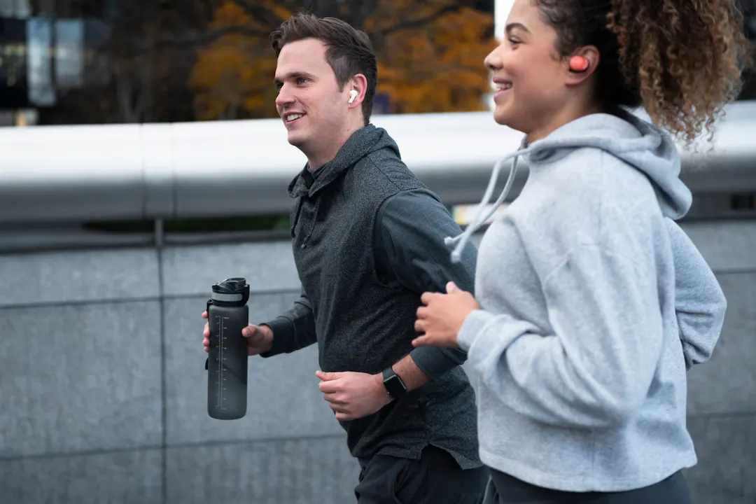 Adidas vs New Balance. Dónde conseguir la mejor ropa para correr