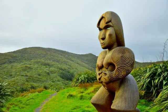 New Zealand: land of Maori traditions  --