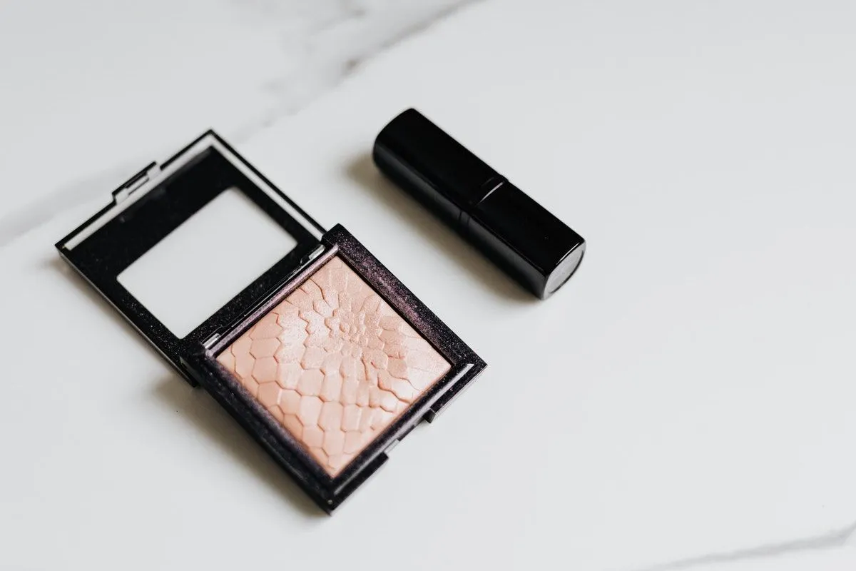 Πώς να αξιοποιήσετε στο έπακρο τα καλλυντικά MAC Cosmetics