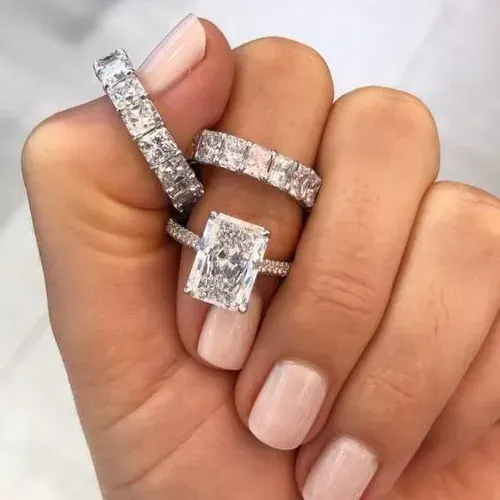 Lauren B Jewelry logo. Current weekly ad