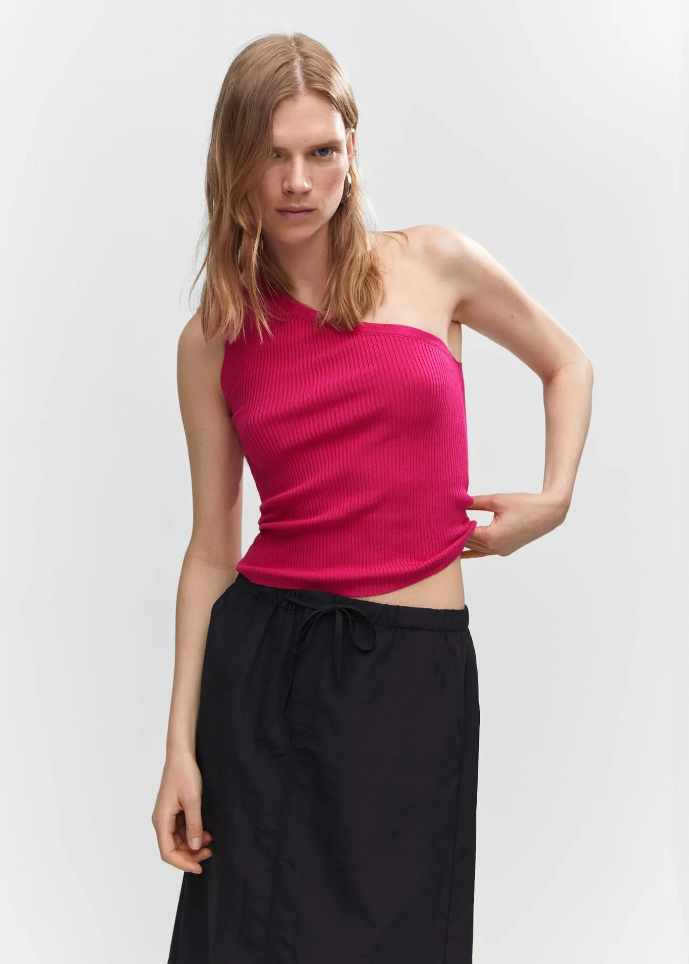 Asymmetrical-neck knitted top