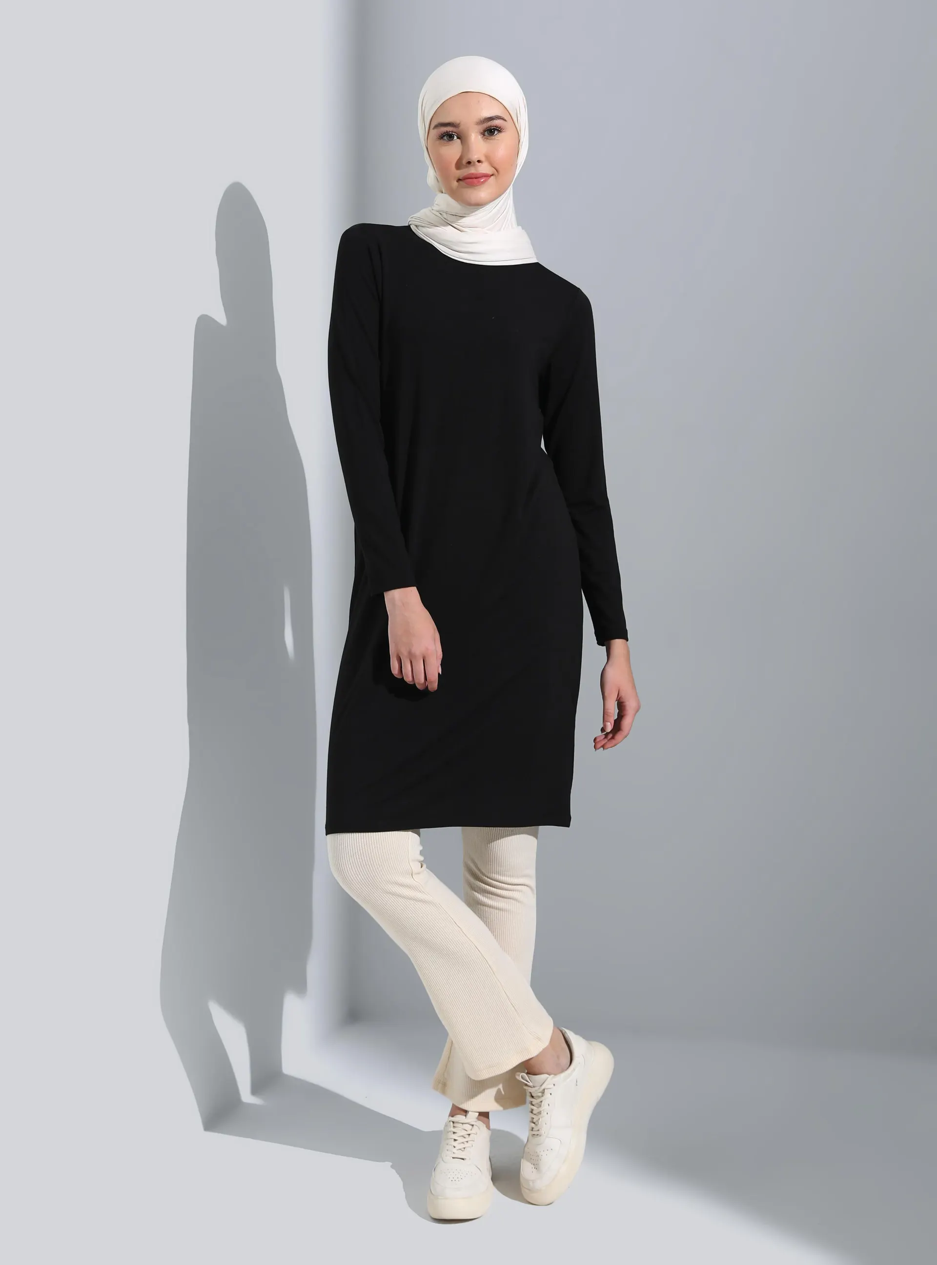 Viscose Crew-neck Tunic - Black - Basic