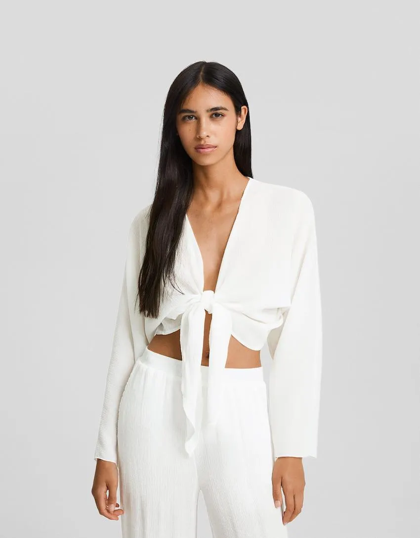 Long sleeve knotted cropped shirt