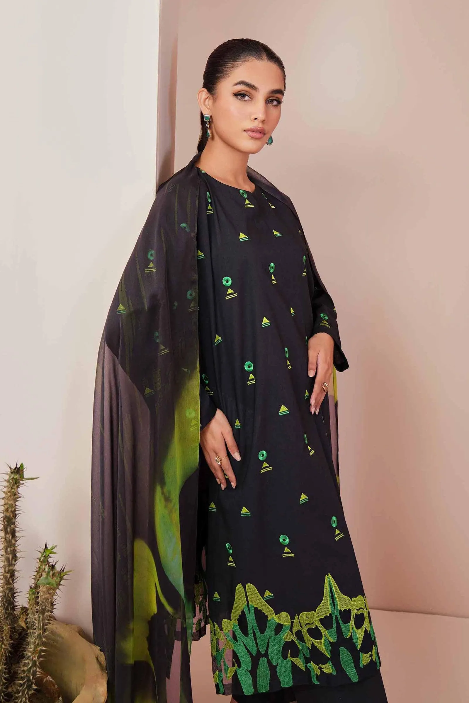 3 Piece - Embroidered Suit - 42401245
