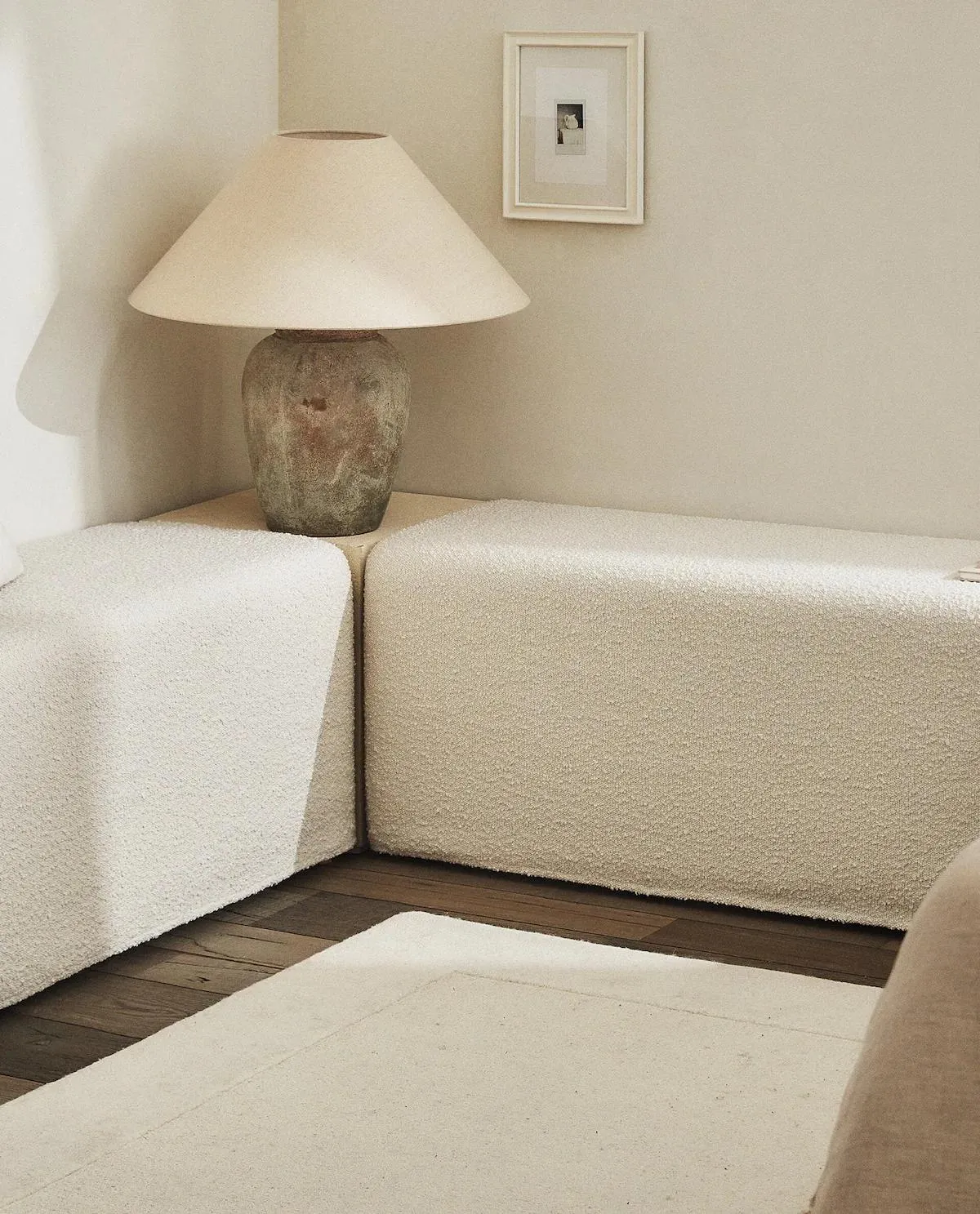 BENCH WITH REMOVABLE BOUCLÉ COVER