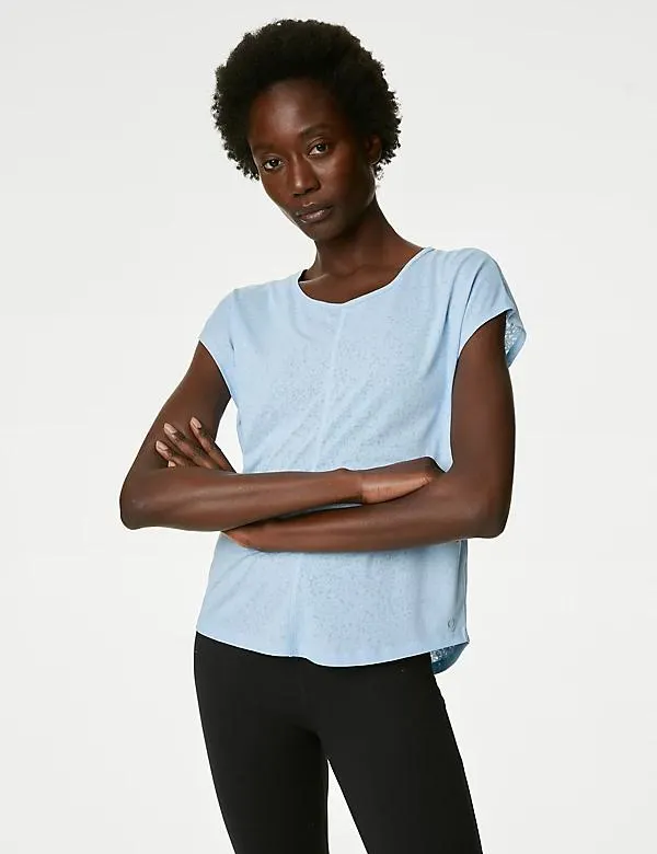 Scoop Neck Twist Back Yoga T-Shirt