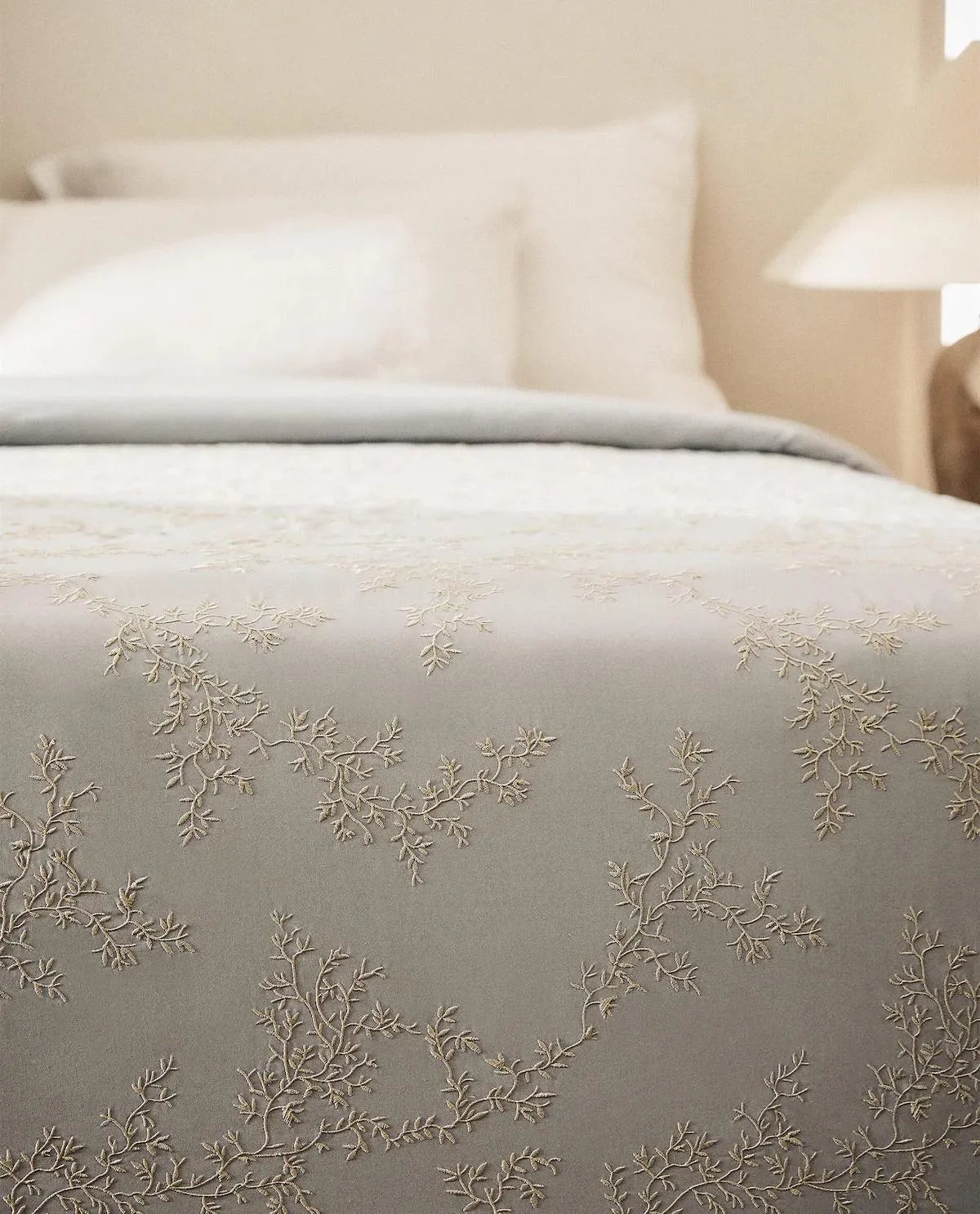 EMBROIDERED DUVET COVER