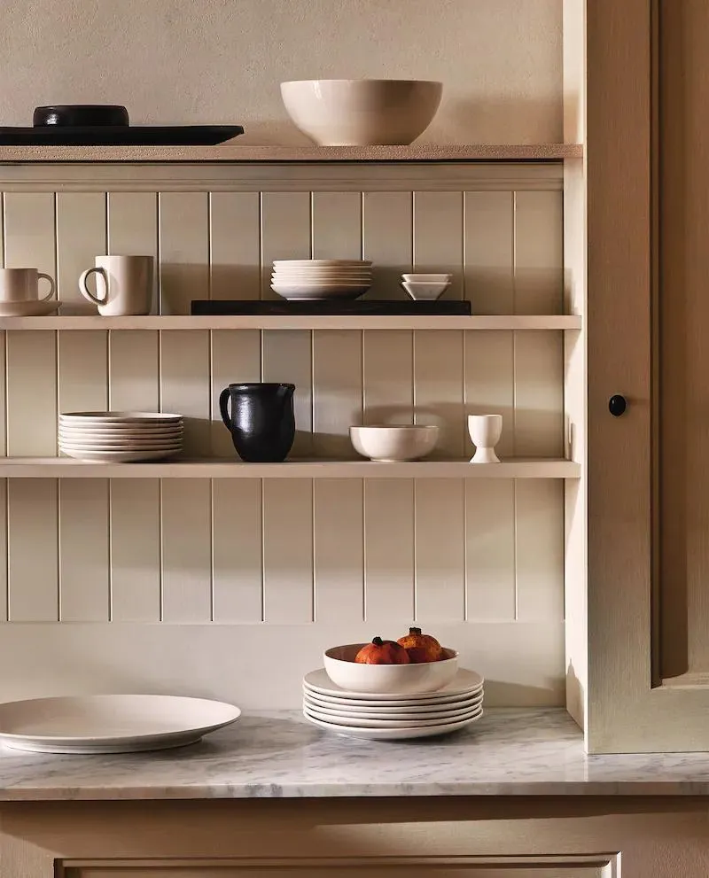 STONEWARE TABLEWARE