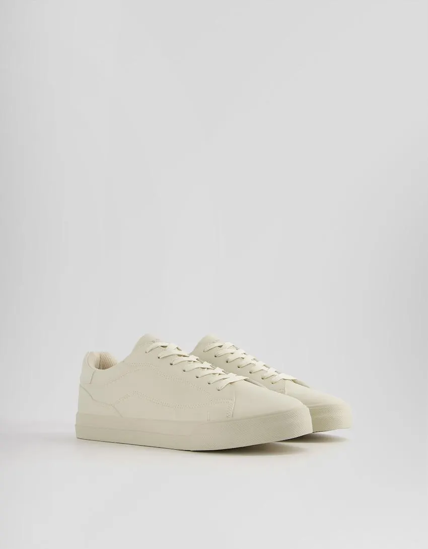 Men’s monochrome trainers.