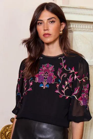 V&A | Love & Roses Embroidered Round Neck Puff Sleeve Blouse