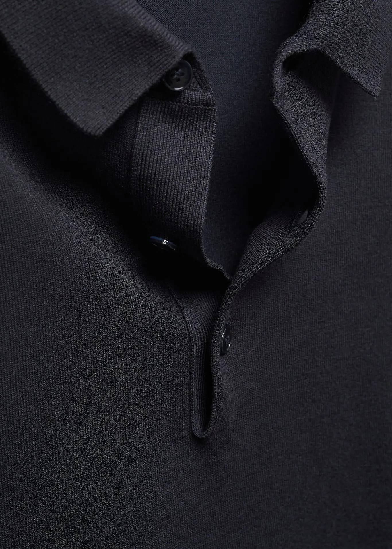 Fine-knit polo shirt