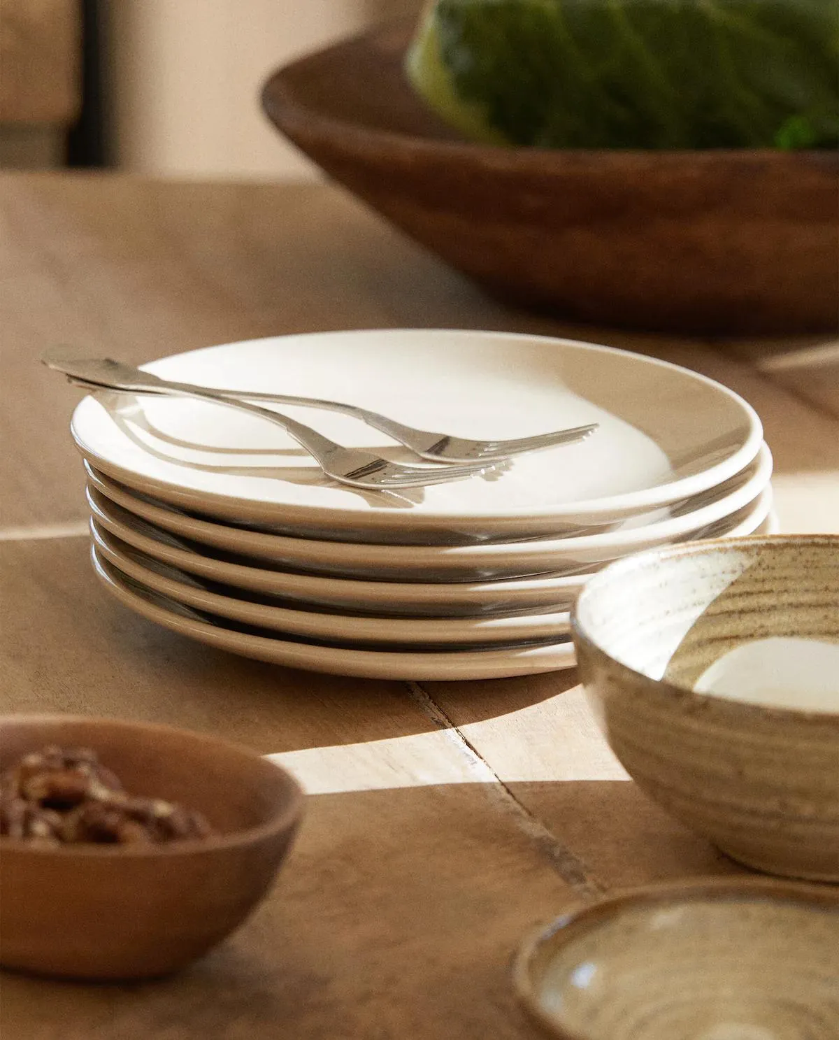 STONEWARE DESSERT PLATE