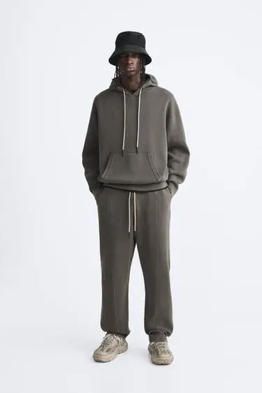 KNIT HOODIE