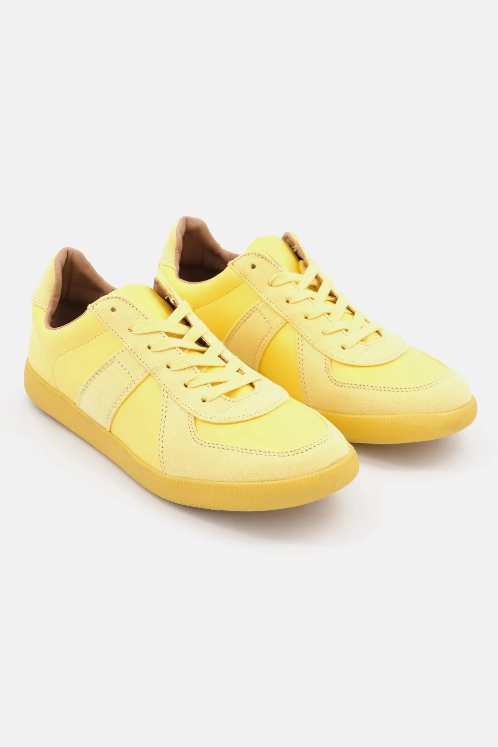 Men Harlan Medium Closed Toe Lace Up Casual Shoes, Yellow