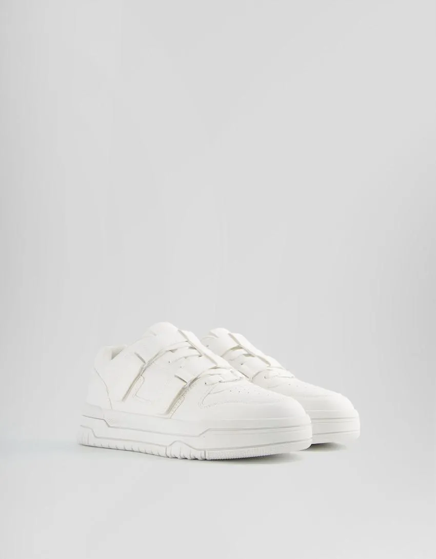 Men’s trainers with removable harness