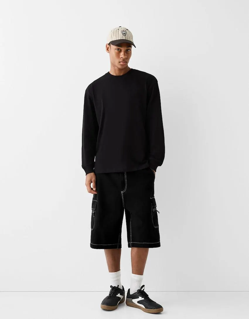 Baggy cargo Bermuda shorts