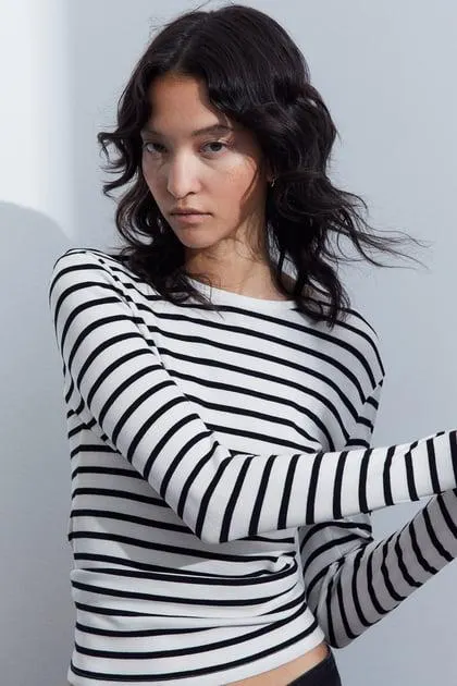 Ribbed long-sleeved top