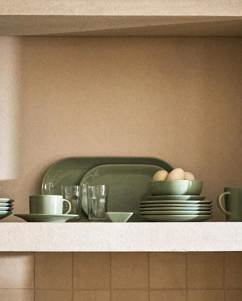 GREEN STONEWARE TABLEWARE