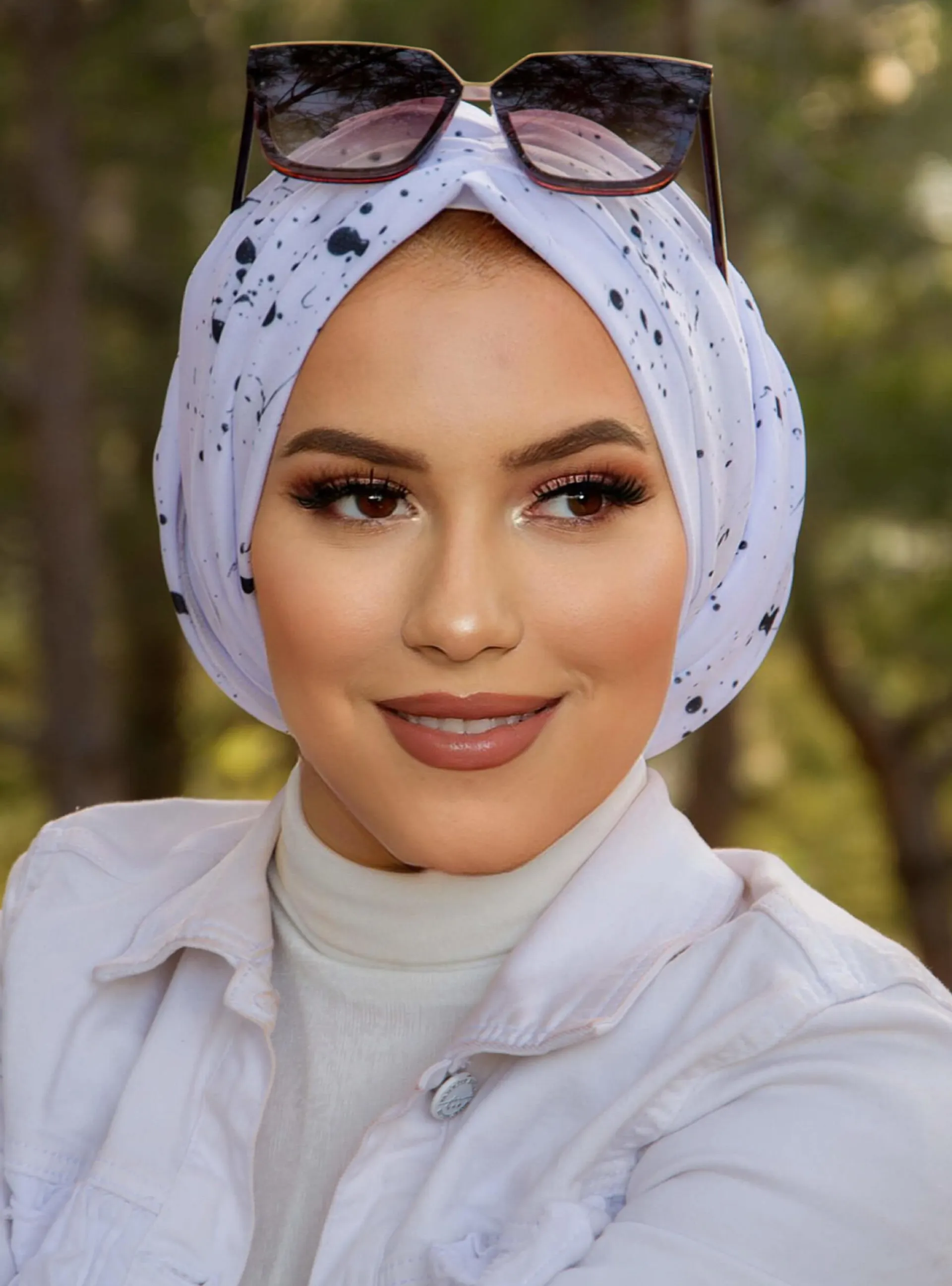 Black - White - Instant Scarf