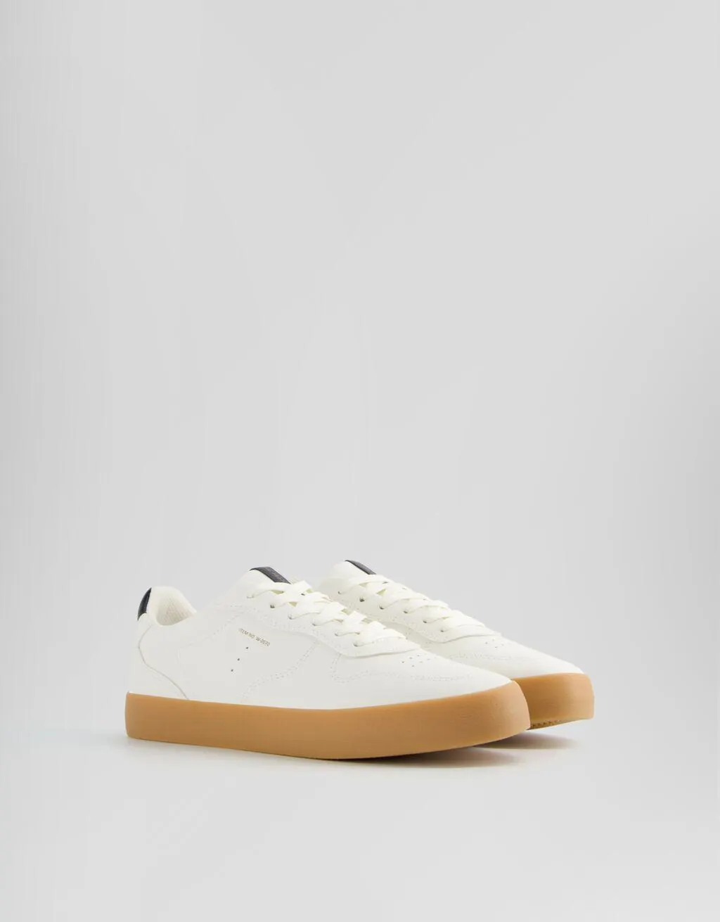 Men's retro-style trainers