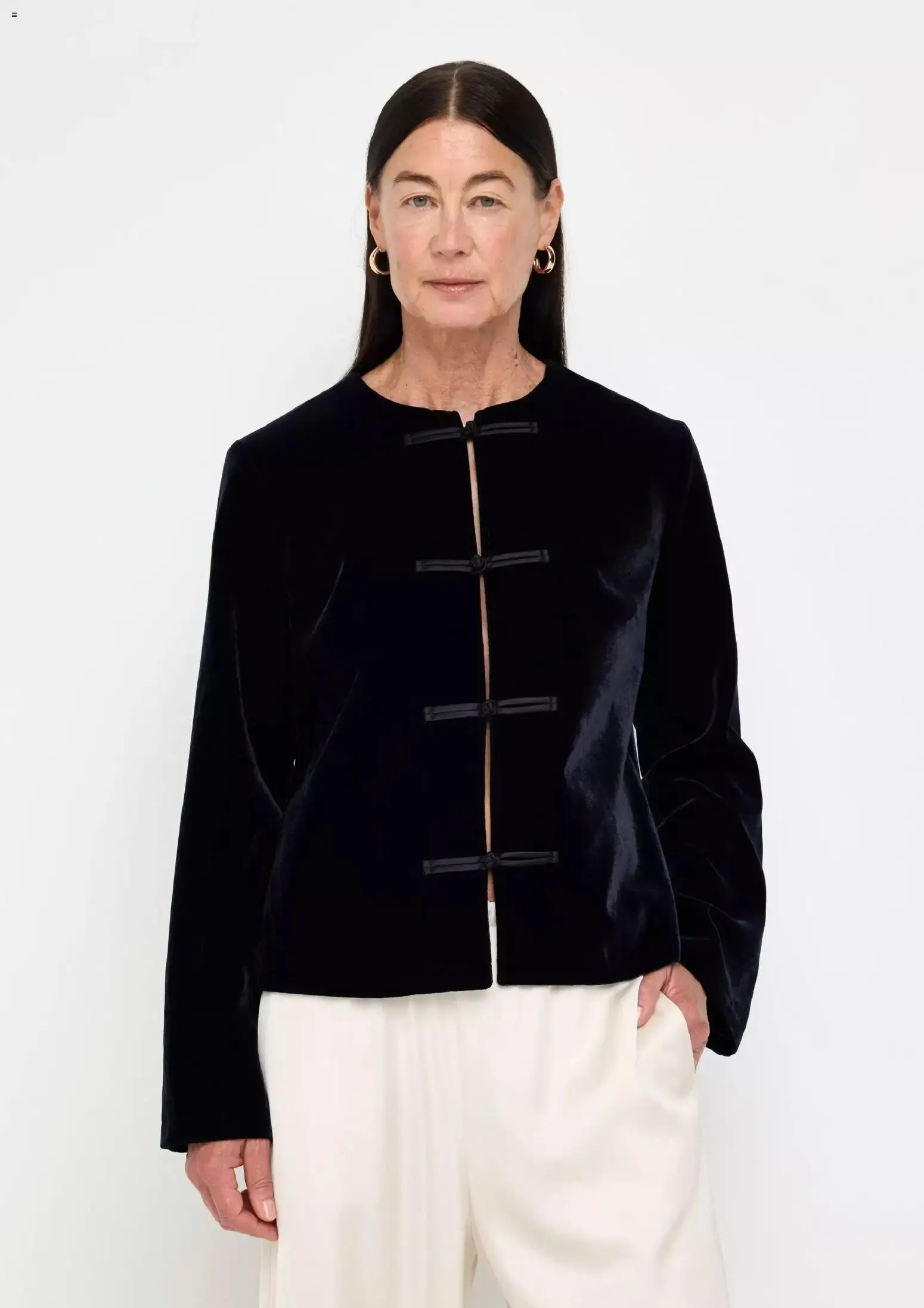 LINDEX WOMEN'S COMING SOON från 1 oktober till 31 oktober 2026 - Reklamblad sidor 4