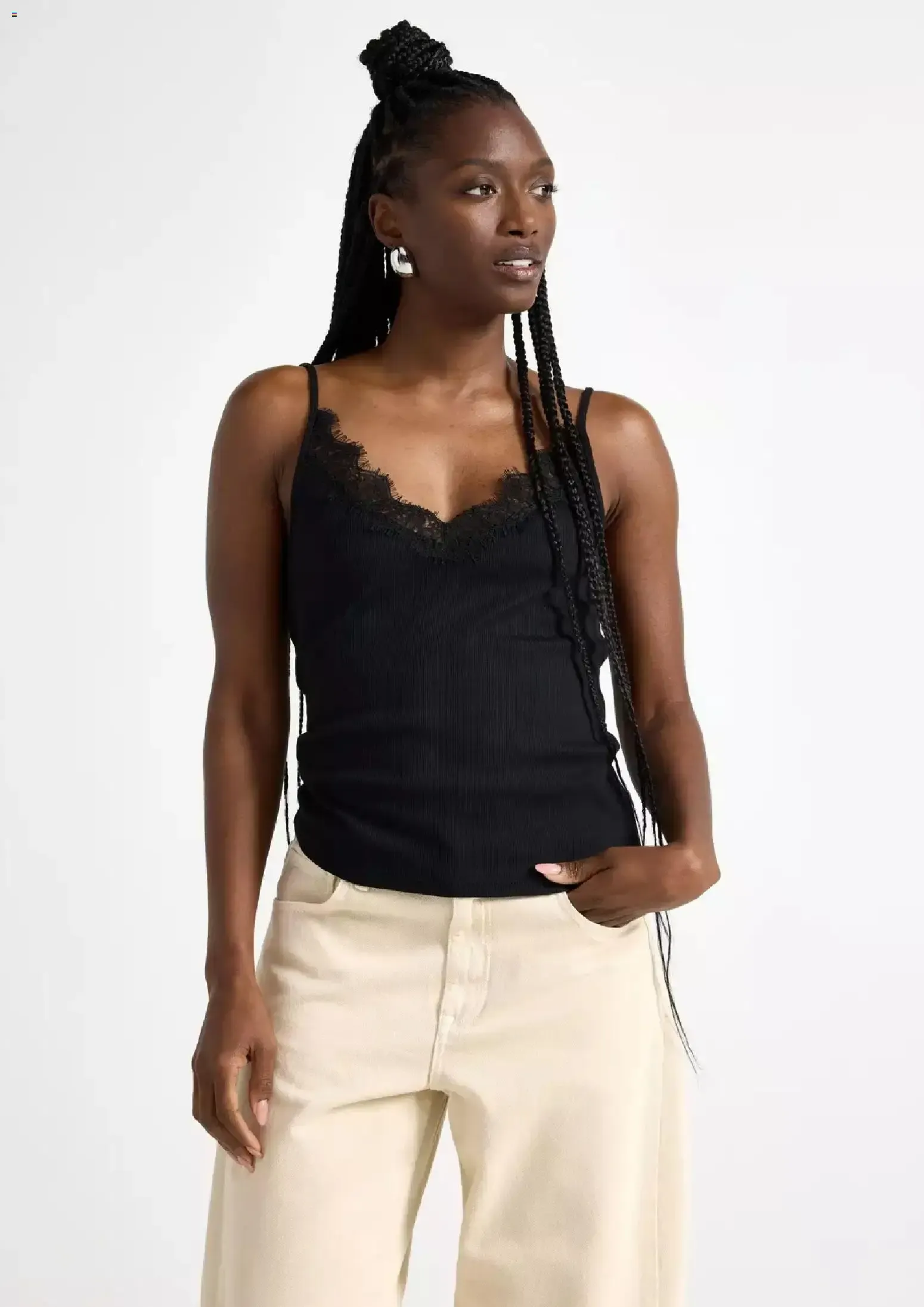 WOMEN'S COMING SOON - Explore the latest collections. från 1 juli till 31 juli 2026 - Reklamblad sidor 3