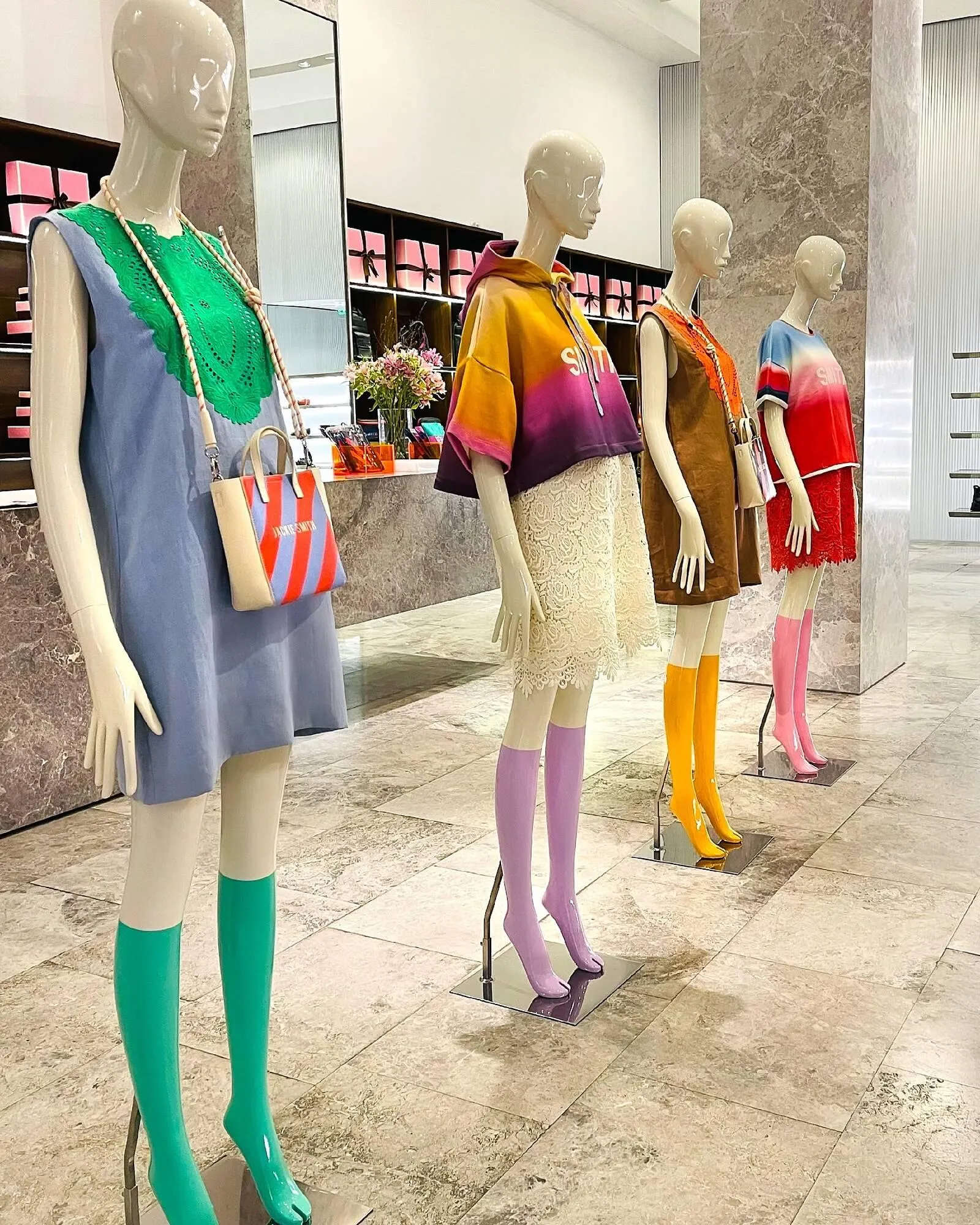 Ofertas de Catálogo Jackie Smith 24 de septiembre al 31 de octubre 2025 - Página 4 del catálogo