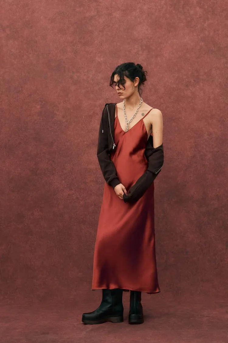 VESTIDO MIDI SATINADO