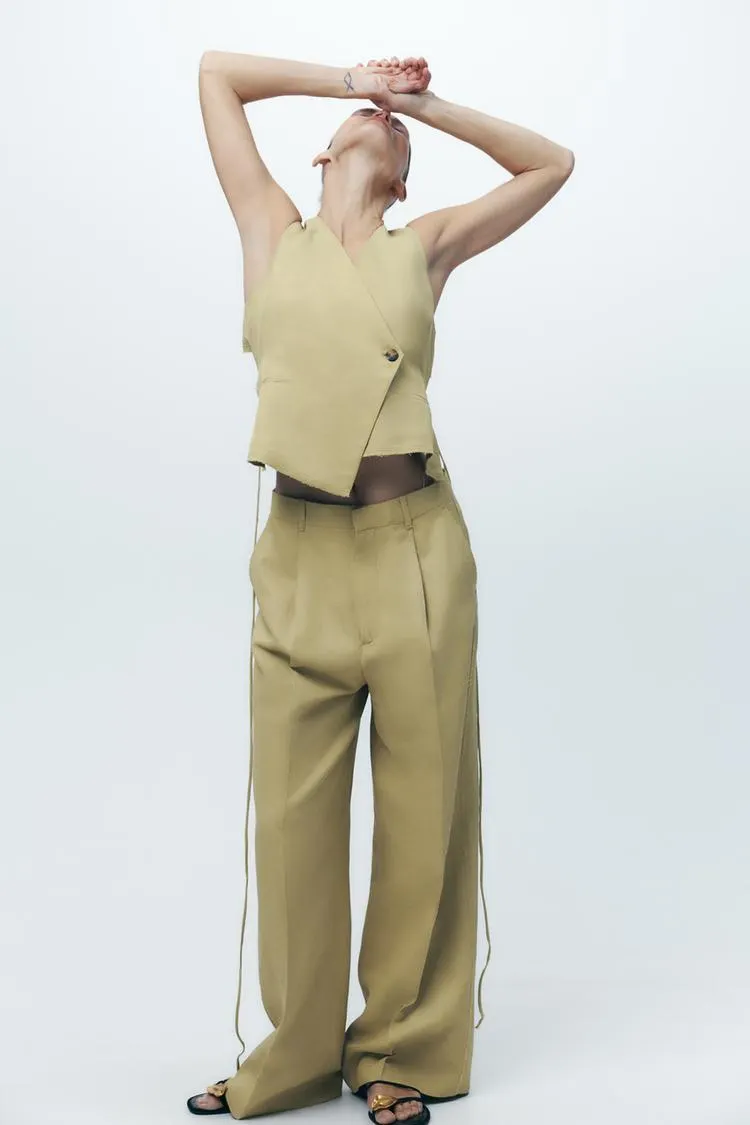 TOP CHALECO CUT OUT ZW COLLECTION