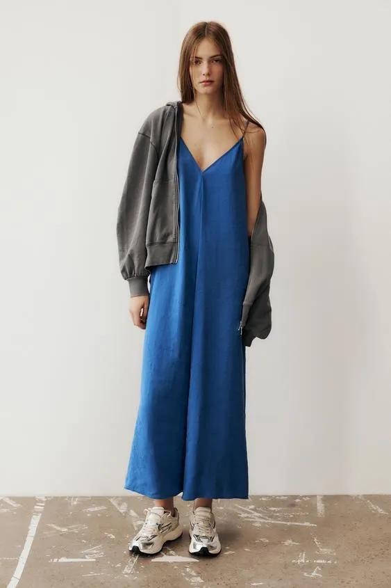 VESTIDO FLUIDO VOLUMEN