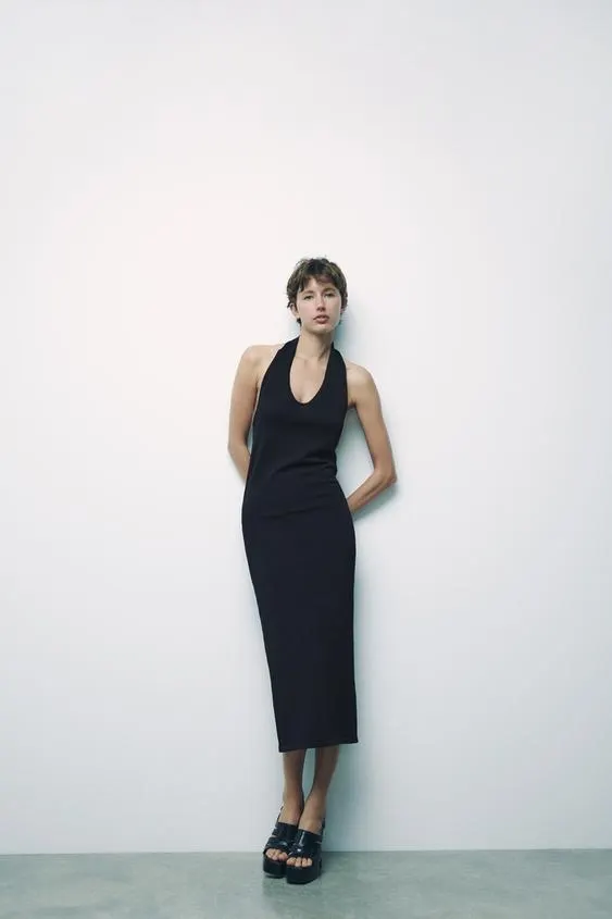 VESTIDO PUNTO ESPALDA DESCUBIERTA APLIQUE CORAZÓN