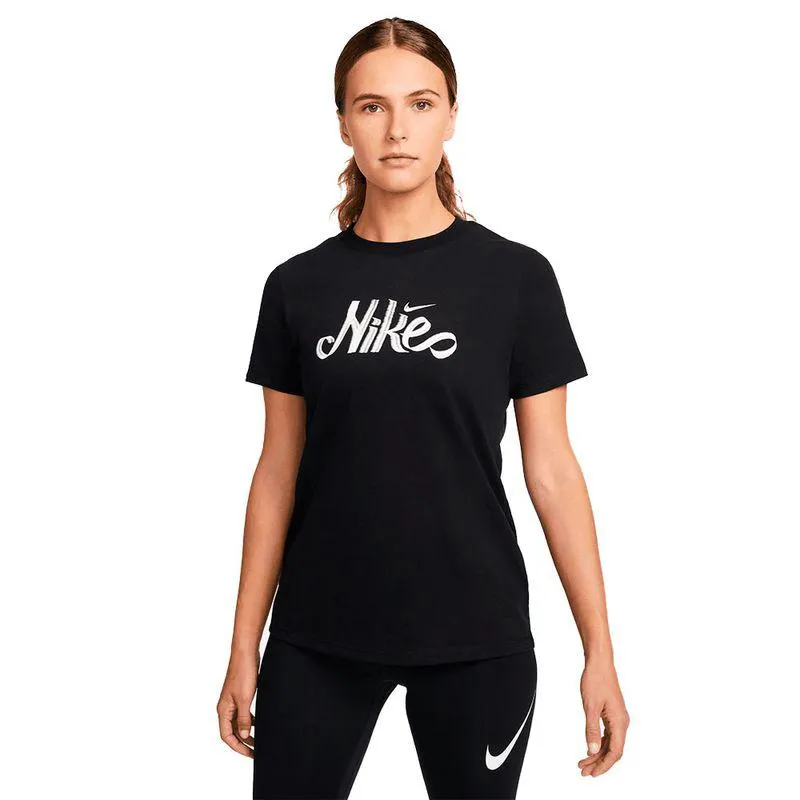 REMERA NIKE DFCT SCRIPT DE MUJER
