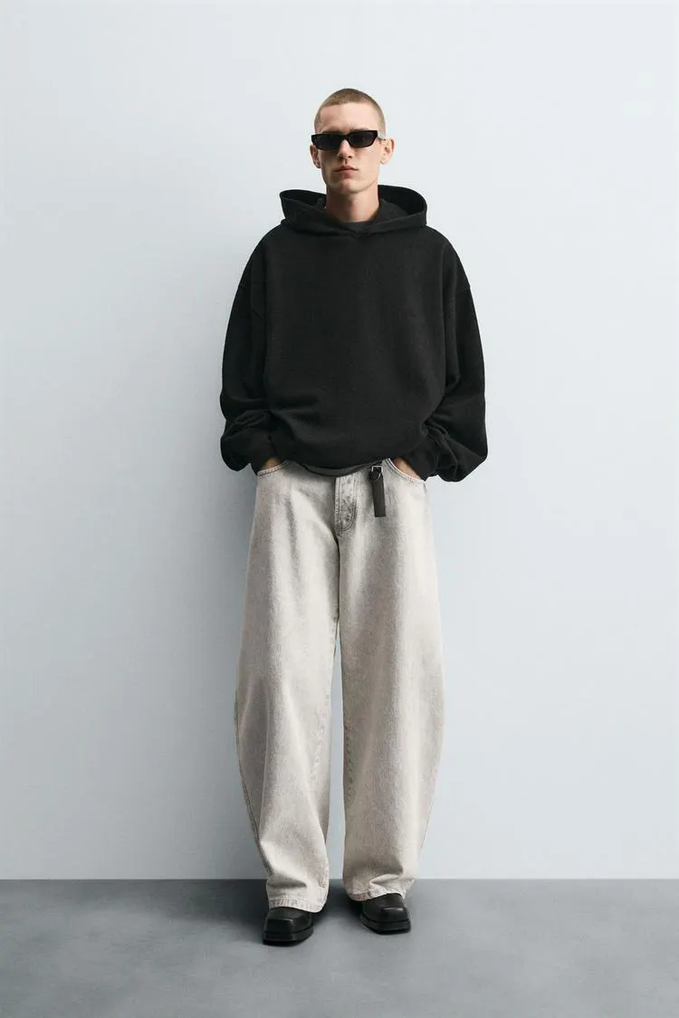 SUDADERA ESTRUCTURA CAPUCHA