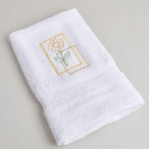 Toalla de Rostro Bordada Franco Valente Motivo Flor de Marco