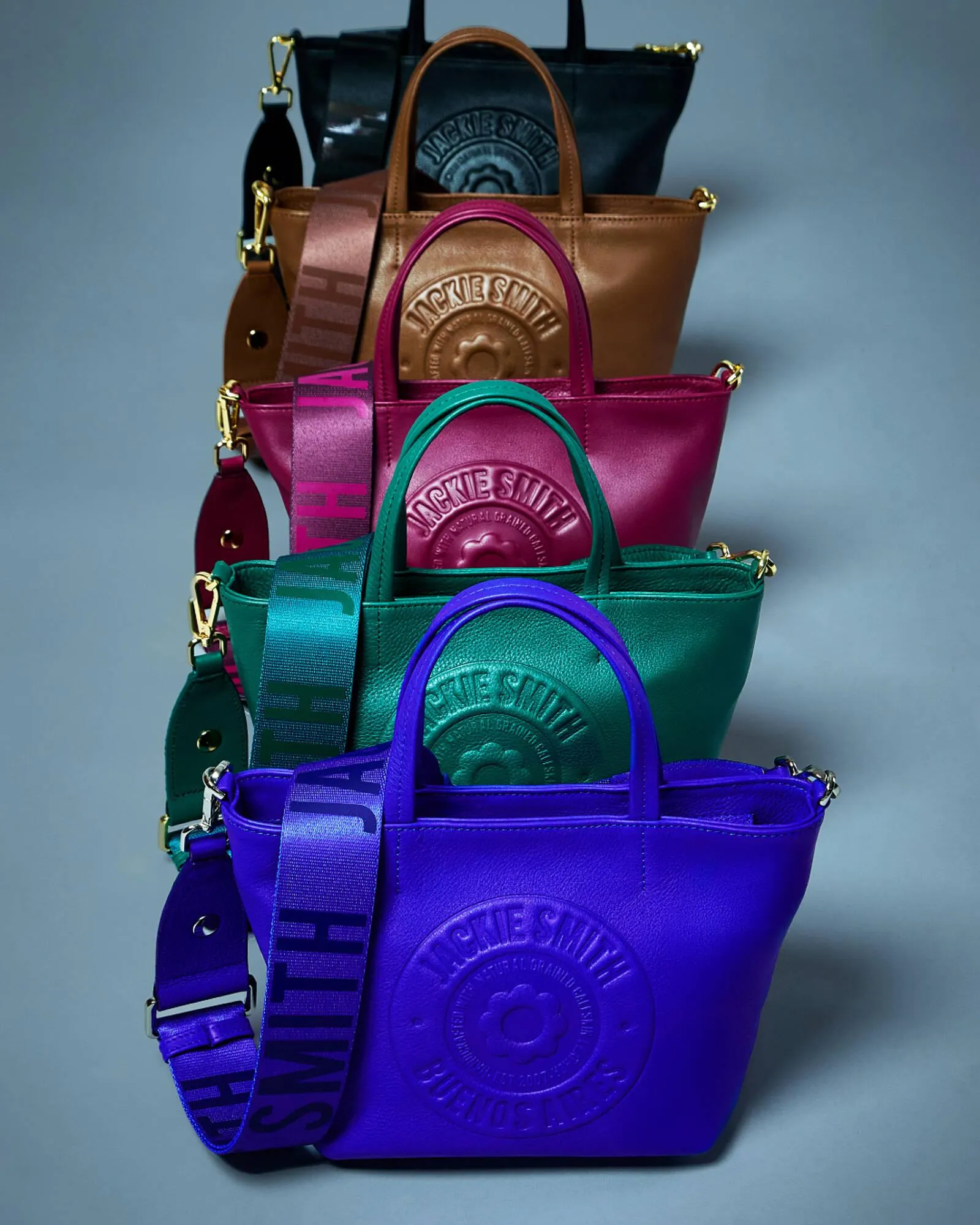 Ofertas de Catálogo Jackie Smith 9 de abril al 30 de abril 2025 - Página 1 del catálogo