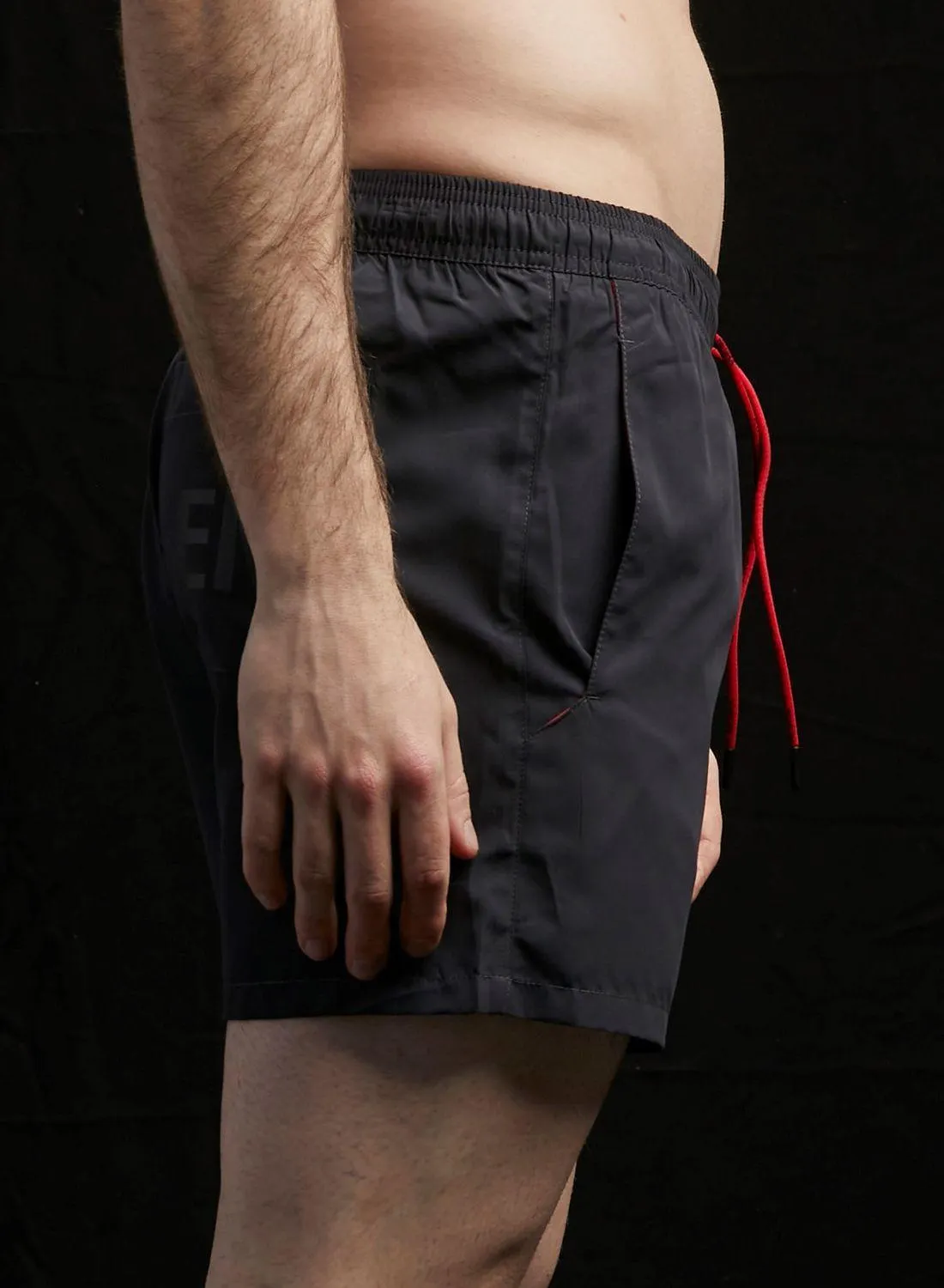 Traje de baño corto liso