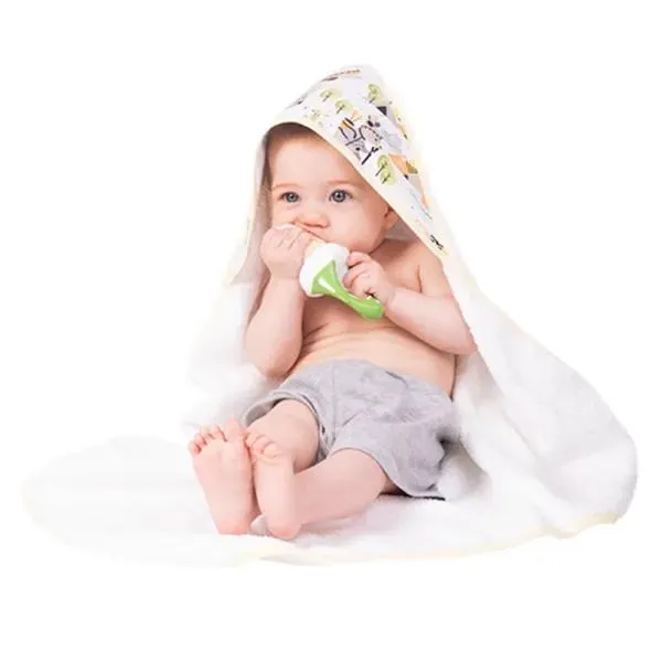 PRIORI TOALLON CHICO CON CAPUCHA ESTAMPADA CF9119