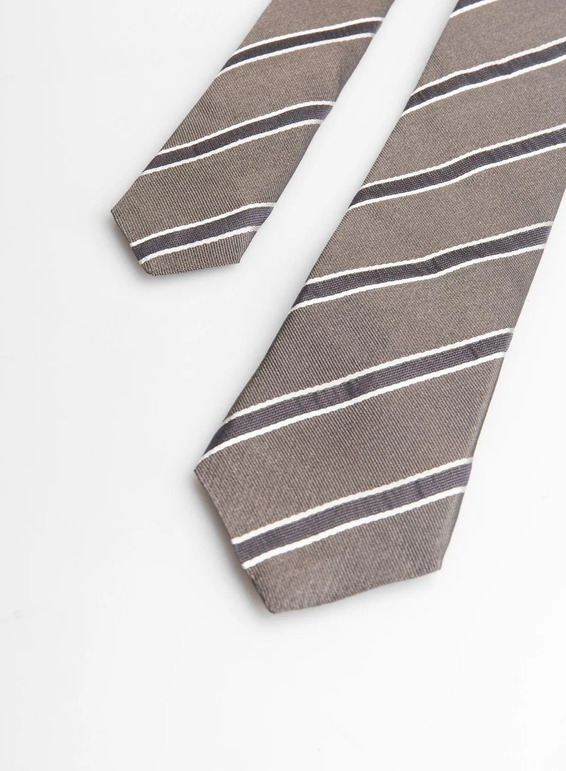 Corbata finita cadena diagonal