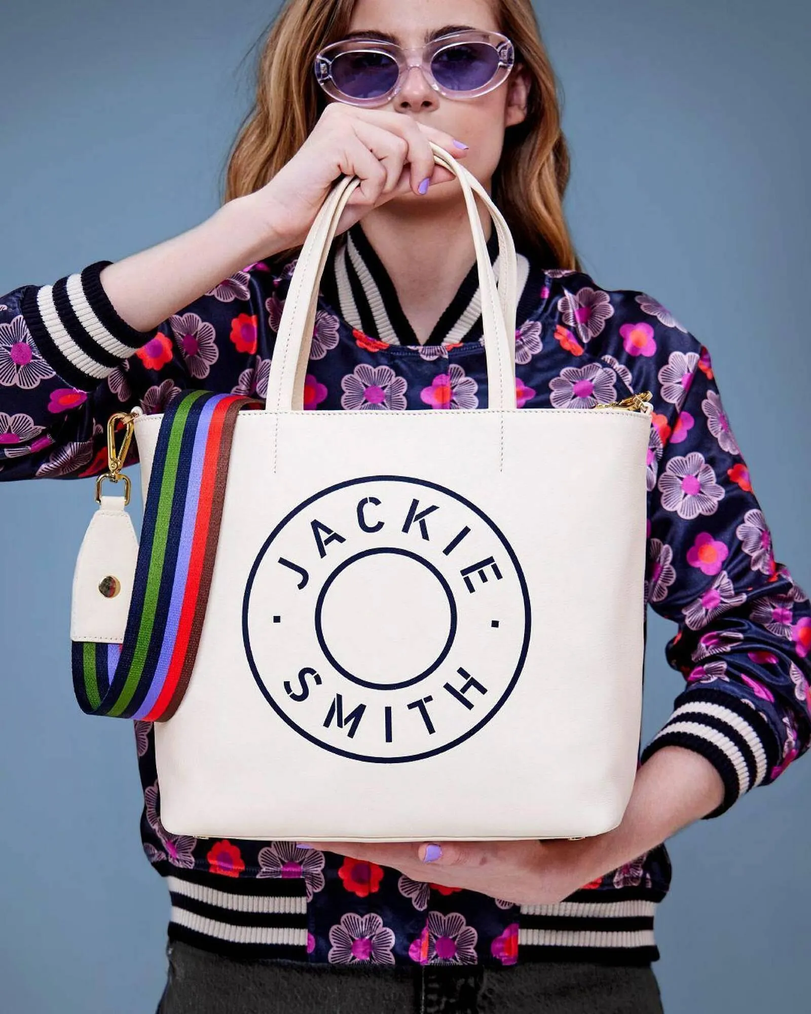 Ofertas de Catálogo Jackie Smith 6 de abril al 2 de agosto 2023 - Página 1 del catálogo