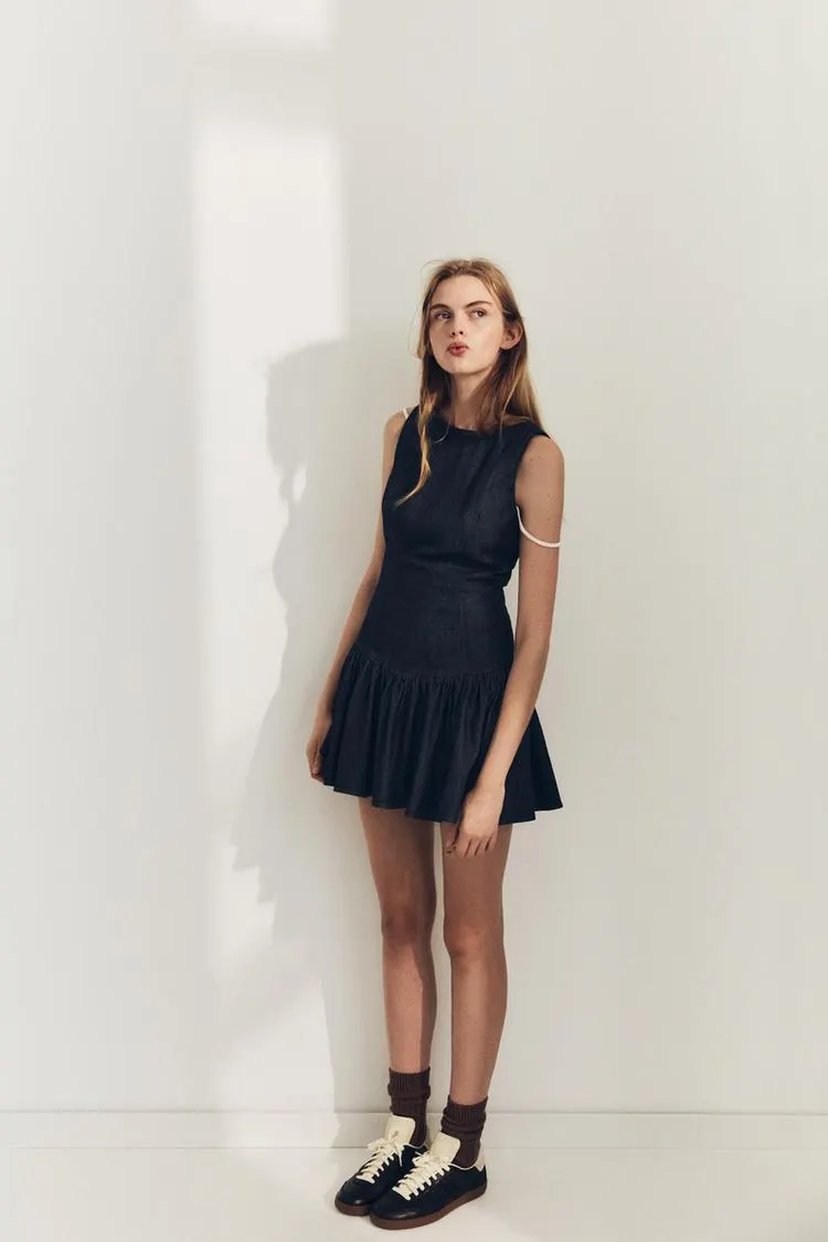 VESTIDO CORTO EFECTO DENIM VOLANTES