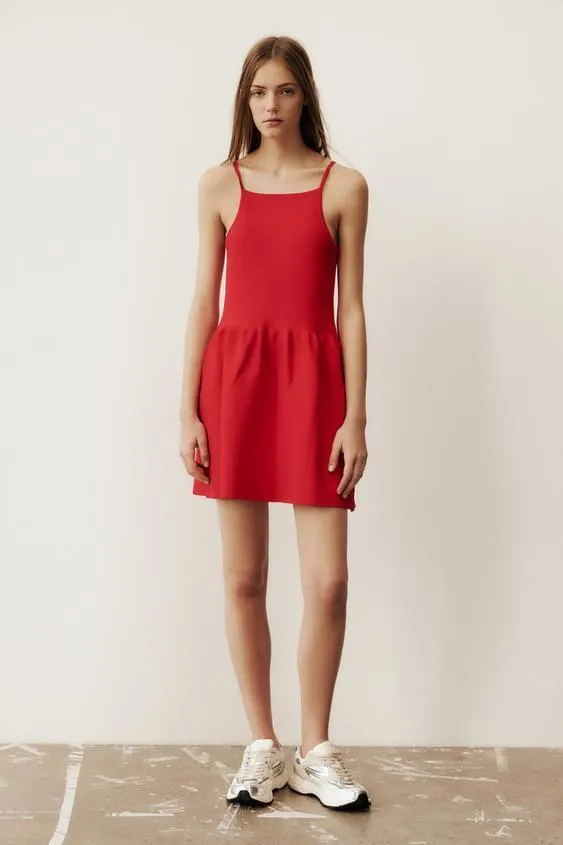 VESTIDO TIRANTES VOLUMEN