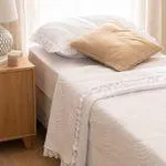 Cubrecama Twin Size Extra Suave Hojas