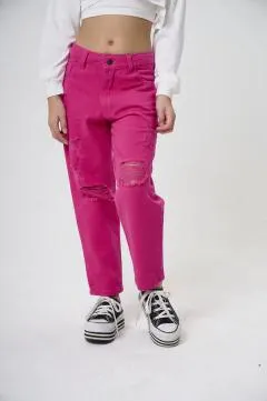 PANTALON MOM CON ROTURAS FUCSIA