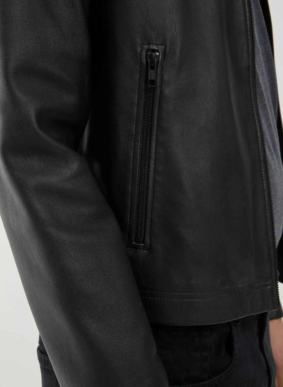 Campera cuero cuello mao