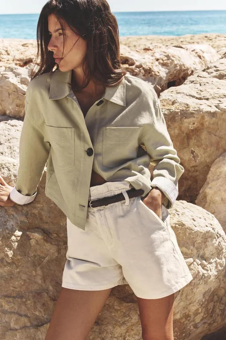 CHAQUETA CORTA CON LINO