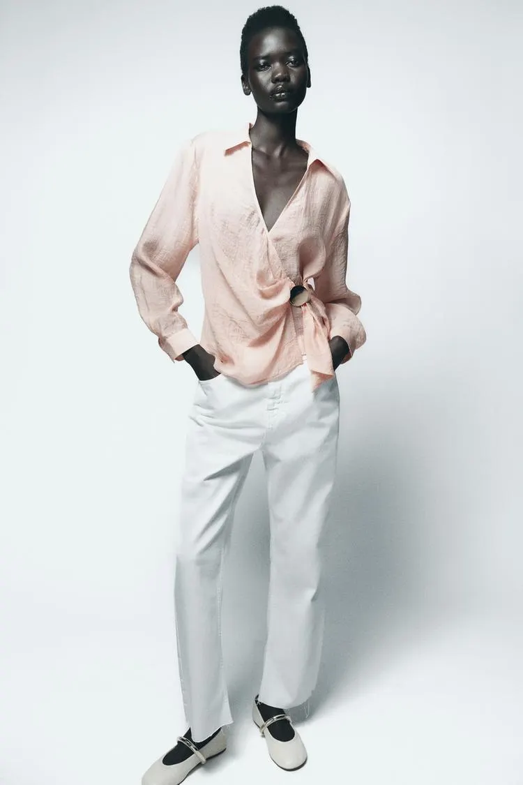 CAMISA CRUZADA APLIQUE DORADO