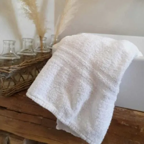 Toalla blanca 450 gr./m2 - 50x80 Hotelera Guinza