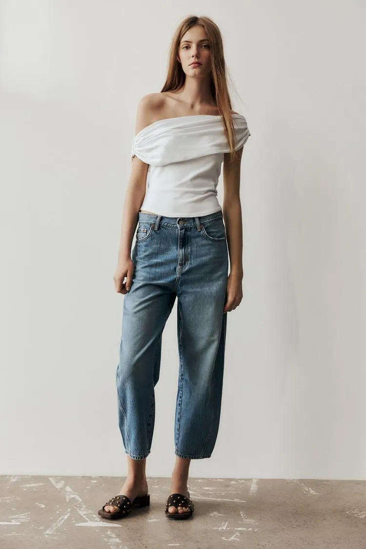 TOP PUNTO APLIQUE DORADO