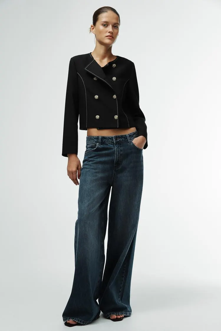 BLAZER CONTRASTE BOTONES METÁLICOS