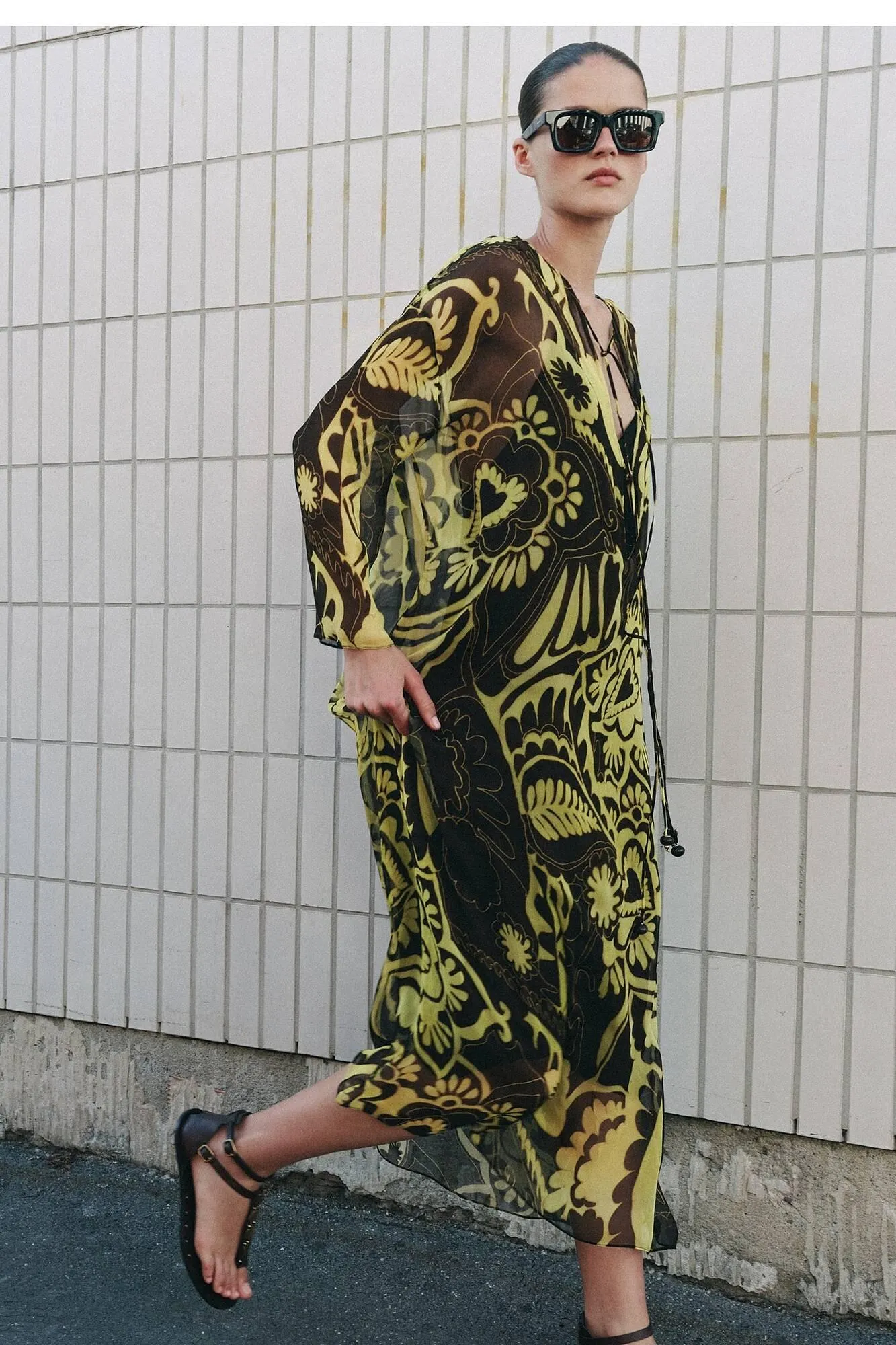 Ofertas de Catálogo ZARA 3 de mayo al 16 de mayo 2025 - Página 1 del catálogo